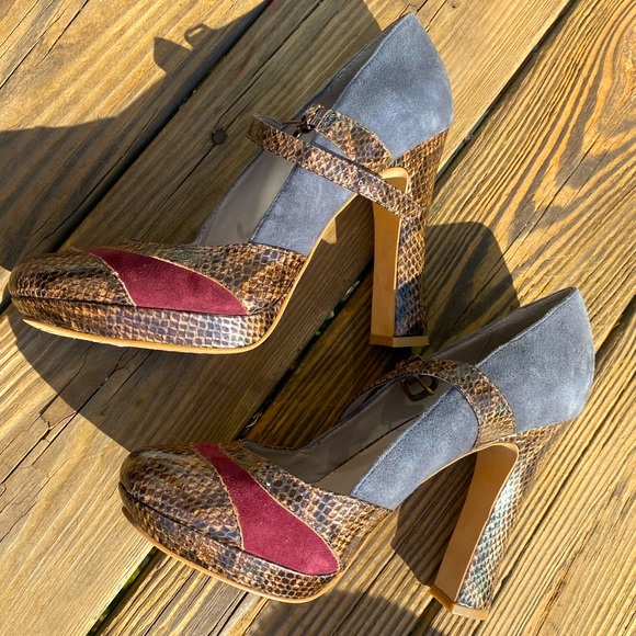 hinge Shoes - Hinge High Heel Snakeskin Suede Shoes Size 9.5 Baltic Lea style